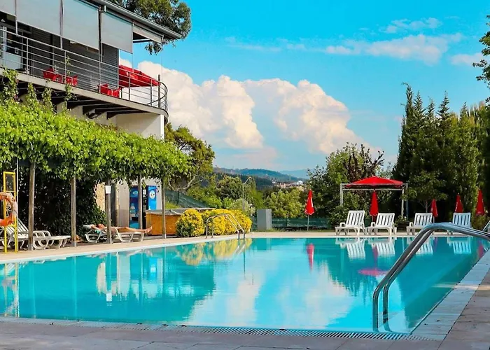 De Charme Avec Terrasse - 5 Pers, 2 Chambres, Espace Jardin - Api-1-52-1838 *